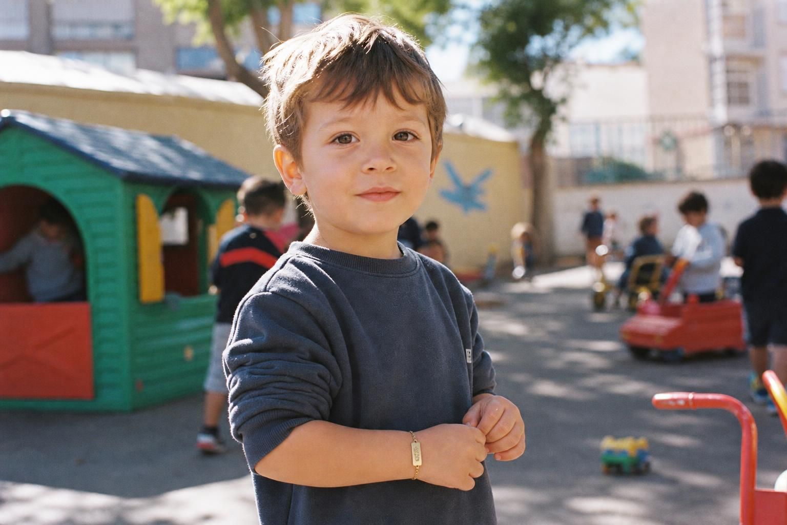 découvrez si votre enfant peut porter sa gourmette de baptême à l'école maternelle, avec des conseils pratiques et les règles à connaître pour assurer sa sécurité et son confort.
